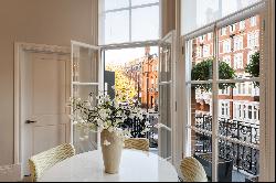 Beautiful two bedroom apartment in enviable Knightsbridge