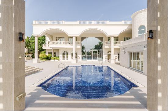 Luxury villa in Emirates Hills