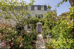 Gorgeous six-bedroom house in St John's Wood.