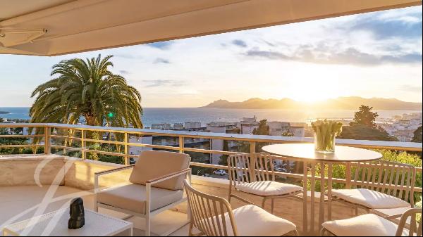 Cannes Basse Californie area Luxurious 4-room flat Panoramic sea view
