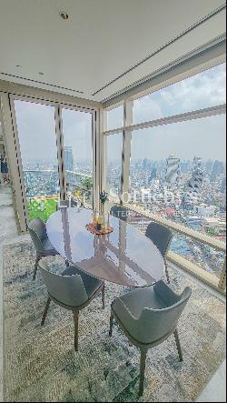 Four Seasons Private Residences Bangkok