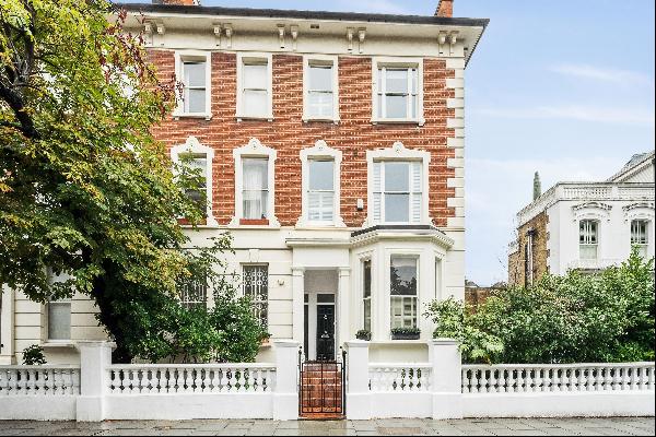 4 bedroom family home to rent in The Bolton's Conservation area in Chelsea, SW10.