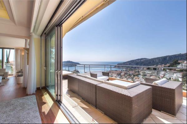 Large apartments with terrace, sea and city views.