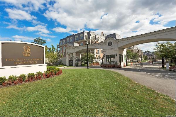 NORTH HILLS. Luxury living at its best in this corner 2 bedroom residence with a den and 2