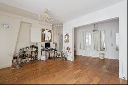 Place Saint-Georges / Rue des Martyrs - Bright 2 bedrooms apartment