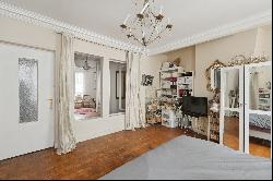 Place Saint-Georges / Rue des Martyrs - Bright 2 bedrooms apartment