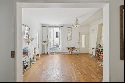 Place Saint-Georges / Rue des Martyrs - Bright 2 bedrooms apartment