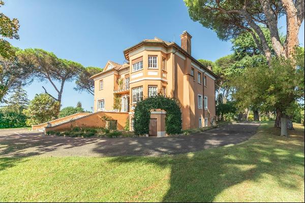 One-of-a-Kind Property: Twin Villas with Pool in Rome