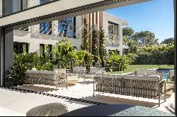 New contemporary villa in a gated estate