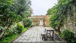 Five bedroom house with garden in Bonfim, for sale, in Porto, Portugal