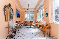 APARTMENT IN A HISTORIC VILLA IN THE CITY CENTER OF OPATIJA