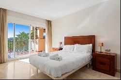 Apartment for sale in Málaga, Estepona, Marqués de Atalaya, Estepona 29680