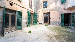 Manor palace with good possibilities for sale in the centre of M, Manacor 07500