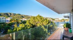 Fantastic apartment first line to the sea for sale in Palmanova,, Calvià 07181