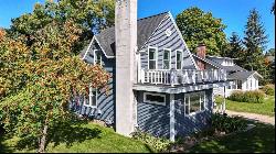 207 Petoskey Avenue, Charlevoix MI 49720