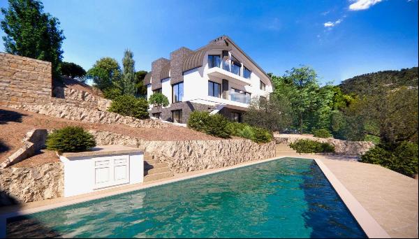 Villa to be renovated with sea view in Roquebrune-Cap-Martin.