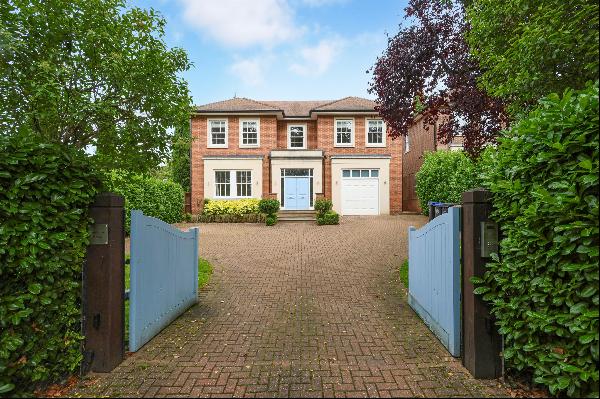 A fabulous 5/6 bedroom family home, gated and situated with easy access for the ACS and wa