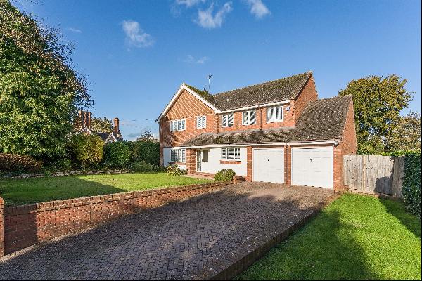 A beautifully presented family home in this sought-after village close to Stratford-upon-A