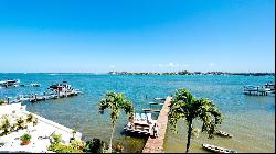 117 10th St N #122, Bradenton Beach, FL 34217