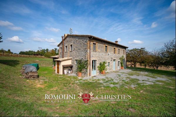 ORGANIC FARM WITH EQUESTRIAN FACILITY FOR SALE IN ORVIETO