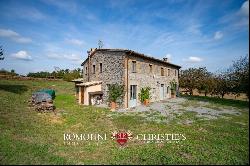 ORGANIC FARM WITH EQUESTRIAN FACILITY FOR SALE IN ORVIETO