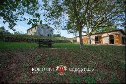 ORGANIC FARM WITH EQUESTRIAN FACILITY FOR SALE IN ORVIETO