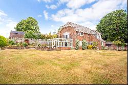 Hollist Lane, Easebourne, Midhurst, West Sussex, GU29 9AD