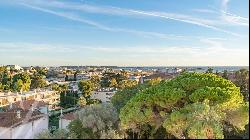 Cannes centre  3-room apartment with sea view