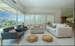 Furnished House in Aqua Village on Main Avenue