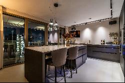 Very luxurious apartment with phenomenal views over Amsterdam!