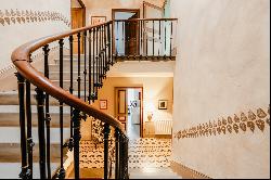 Mansion house in the heart of a Minervois village