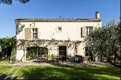 Superb traditional bastide in Provence