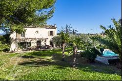 Superb traditional bastide in Provence