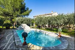 Superb traditional bastide in Provence