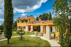 BEAUTIFUL ESTATE OF 40,000 M2 IN CENTRAL ISTRIA