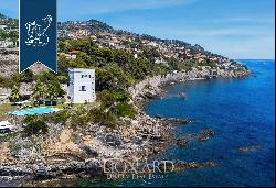 Luxury waterfront property with a panoramic pool for sale between Sanremo and Imperia