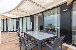 Newly built penthouse frontsea in Valencia