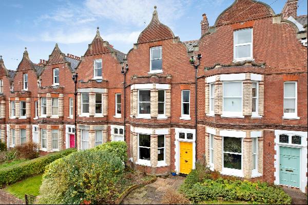 A well-presented five bedroom townhouse in a popular north Exeter neighbourhood.