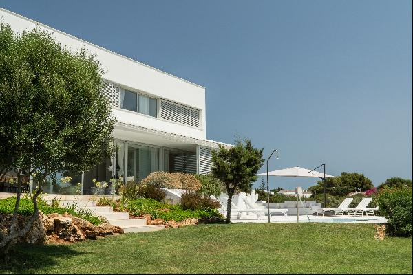 Villa with spectacular panoramic views of the sea on the coast of Menorca
