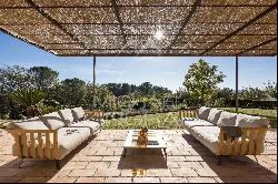 Close to Mougins Village - Gated domain in Castellaras - 5 bedrooms and private pool