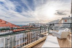 Renovated penthouse with sea view