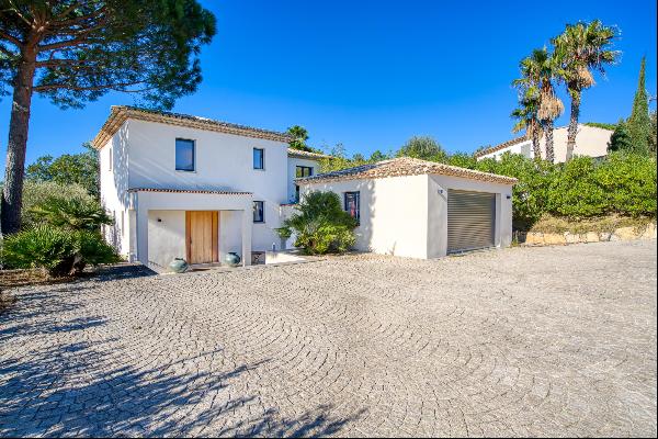 Charming property located in a secure, private estate in Grimaud.
