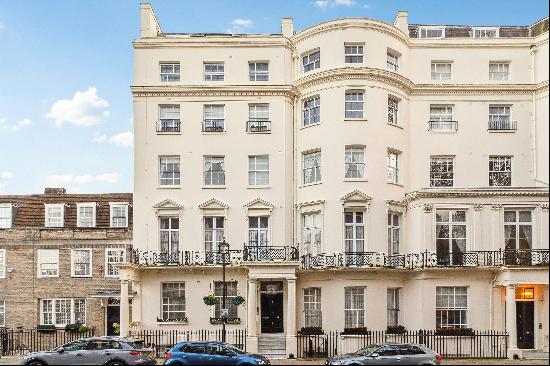 Two bedroom flat available to rent in Gloucester Square, W2.