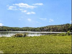 1 MOUNTAIN FARM ROAD in Tuxedo Park, New York