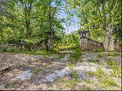 1 MOUNTAIN FARM ROAD in Tuxedo Park, New York