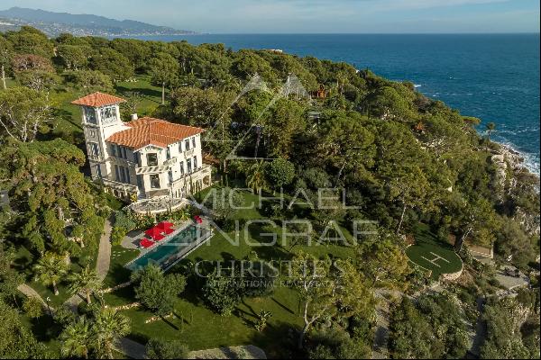 Exceptional waterfront villa - Secured Domain