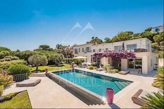 Close to Saint-Tropez - Exceptional property with sea view