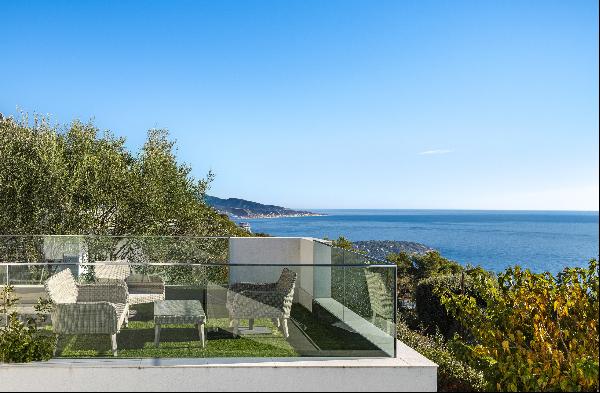 Near Monaco - Architect-designed villa with sea view