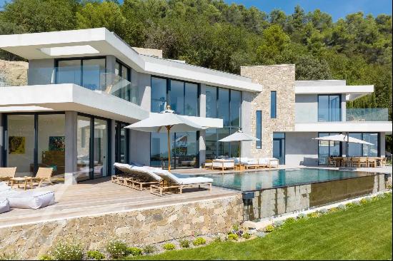 Modern villa with postcard view on the Mediterranean sea