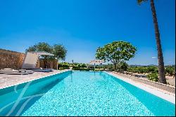 Fantastic Villa with Vacation License